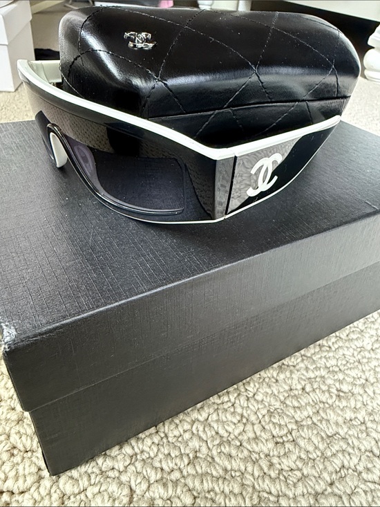 Chanel Shield sunglasses main image 4